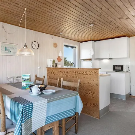 Prázdninový dům Sara - 2-5km From The Sea By Interhome *