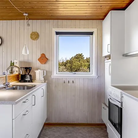 Sara - 2-5km From The Sea By Interhome